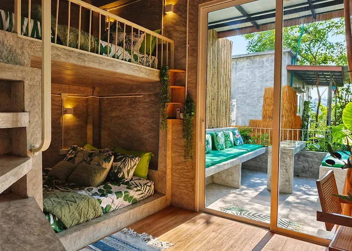 Wonderland Jungle Hostel เกาะเต่า